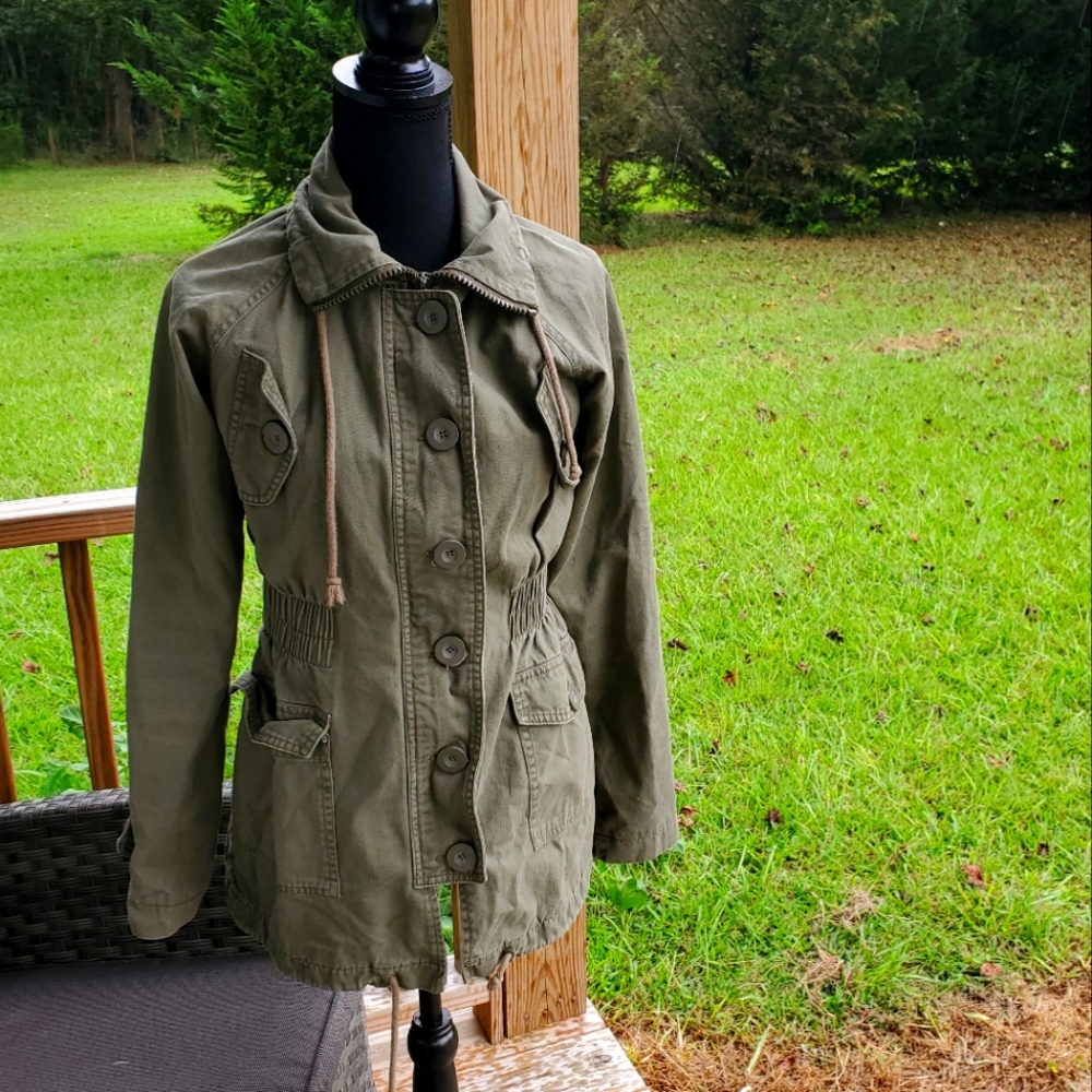 Army green cargo jacket EUC medium